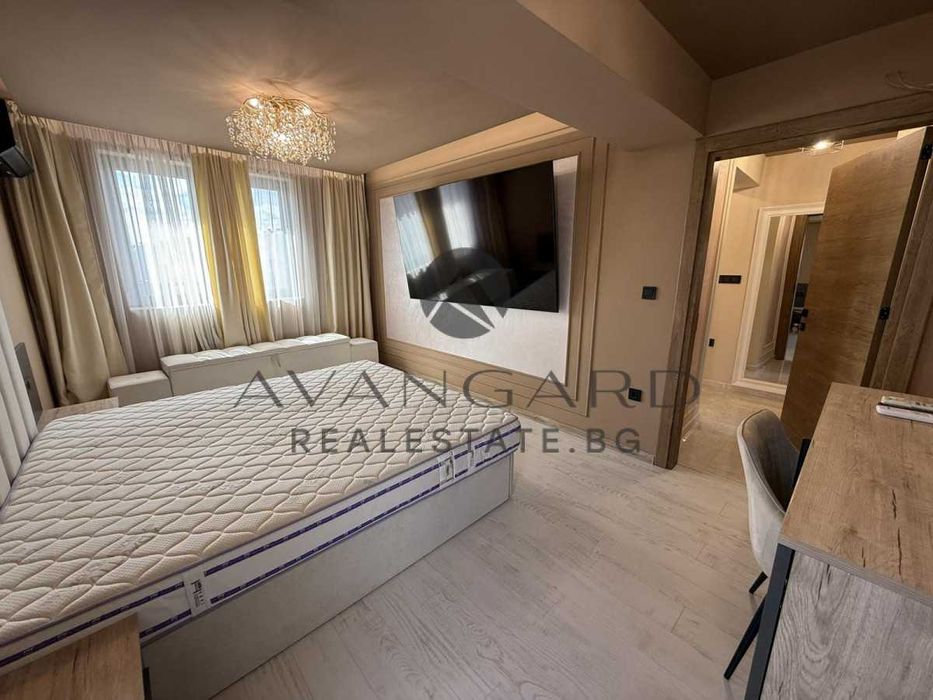 Продава се Тристаен апартамент в Пловдив, Център - 135 кв.м за 2660 €/кв.м - Снимка #4