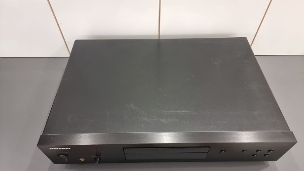 Compact disc player Pioneer  PD -  30 AE