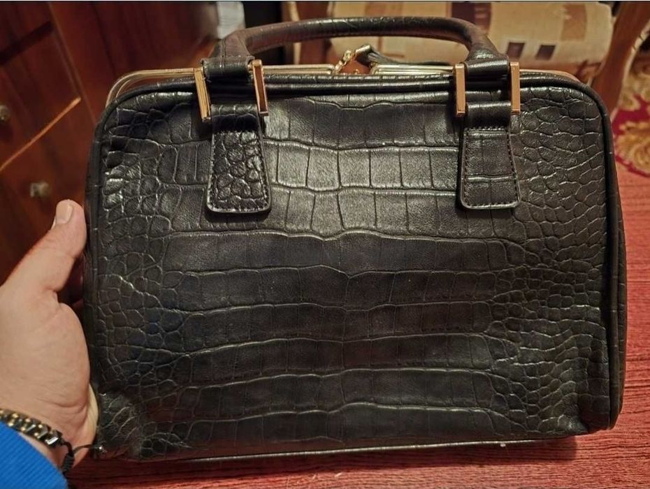 Geanta piele David Jones