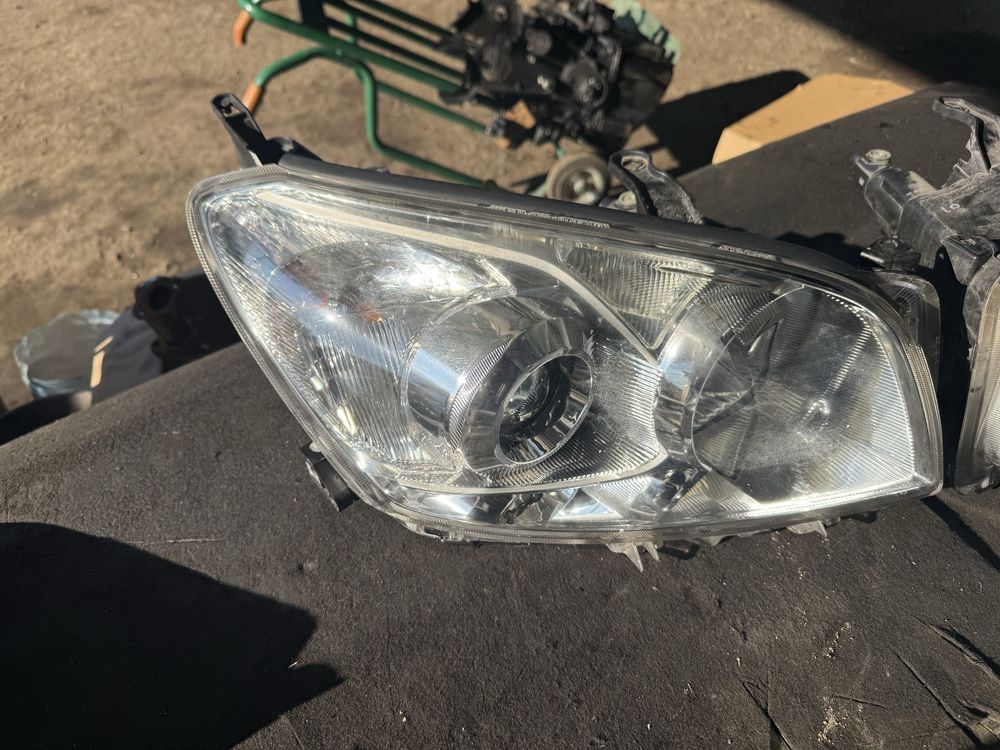 Фар Фарове за Toyota Rav4 2.2 d4d facelift 4x4 оригинални отлично съст