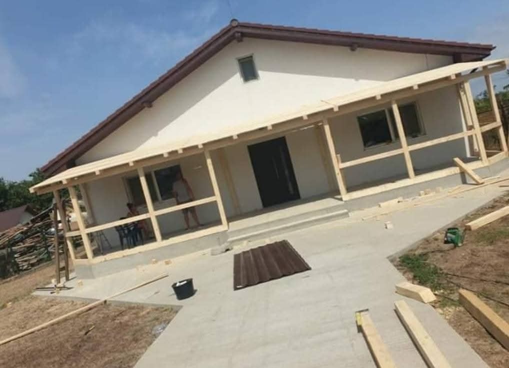 Vand casa din lemn, o cabana, un foișor sau o casuta de vacanta,,, sun