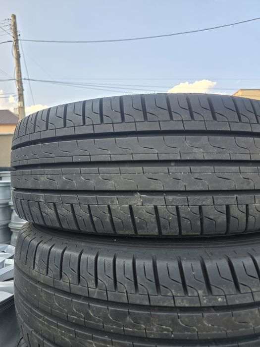 2 Броя Бусови 235/65/16C Pirelli 9mm 22dot