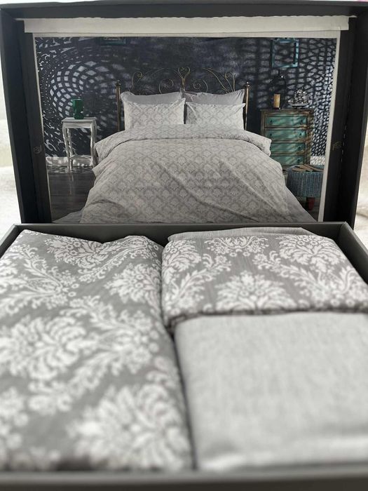 Луксозни спални комплекти