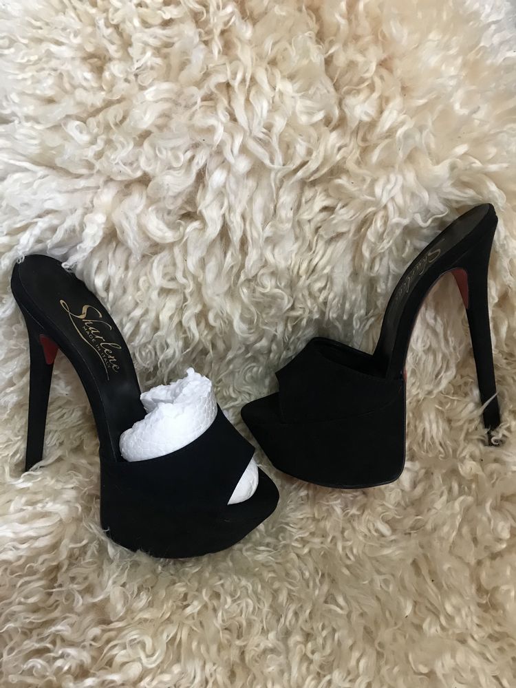 Pantofi cu toc inalt