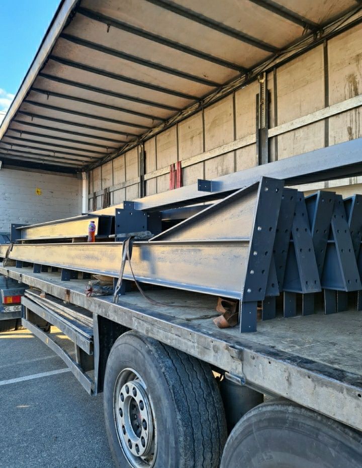 Vand hala pe structura metalica și anvelita cu panouri 32×12×4