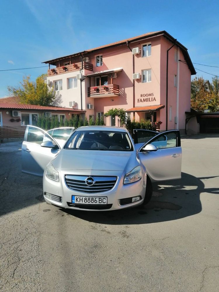 Продавам opel insignia