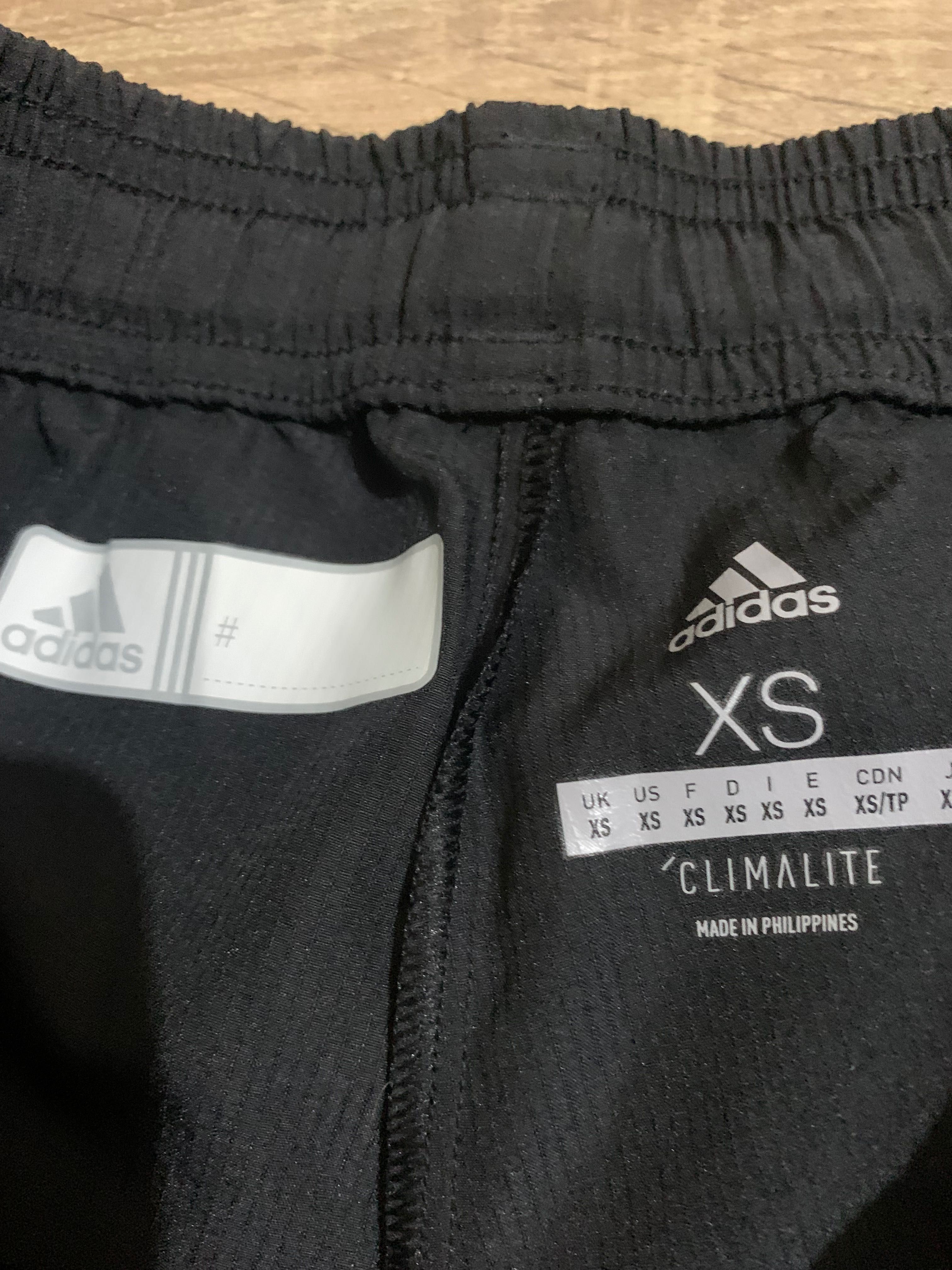 Оригинално спортно долнище Adidas