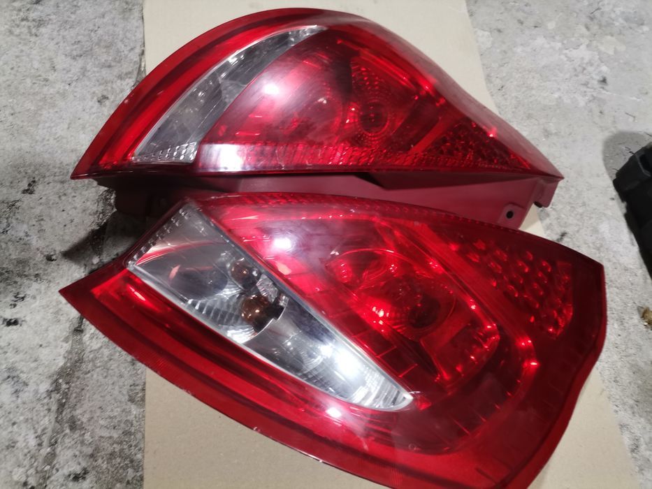 Stop / stopuri /stanga/dreapta/Ford Fiesta Mk6 nonfacelift 2013-2017