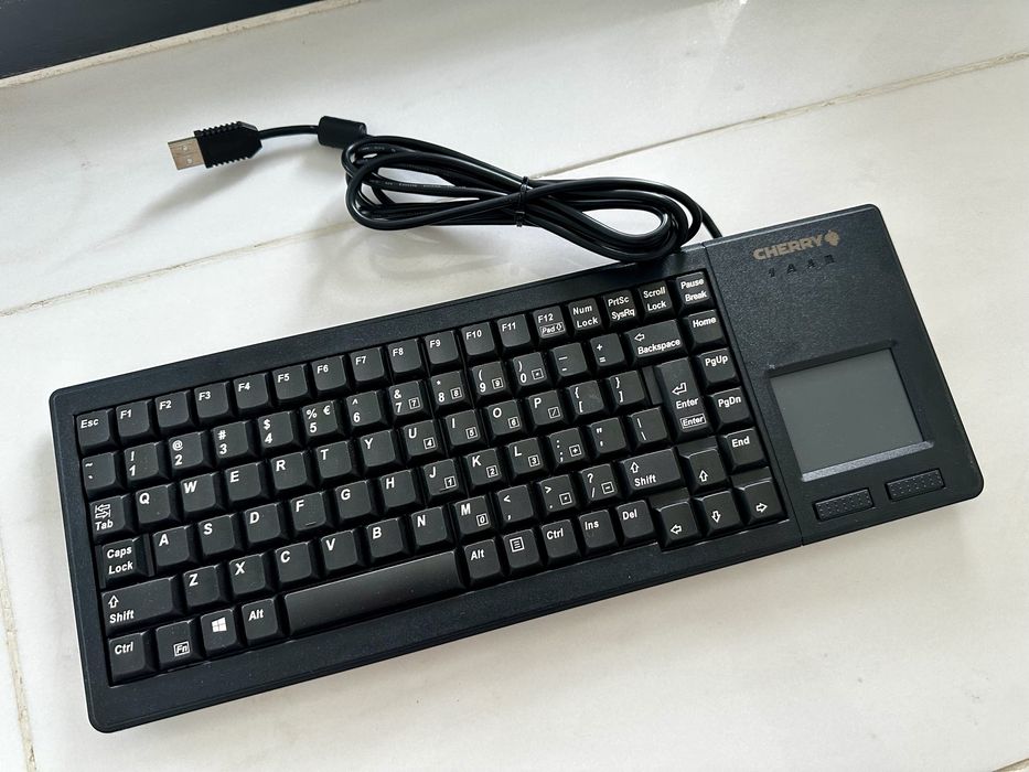 Tastatura cu touchpad CHERRY G84-5500LUMDE-2 - NOUĂ
