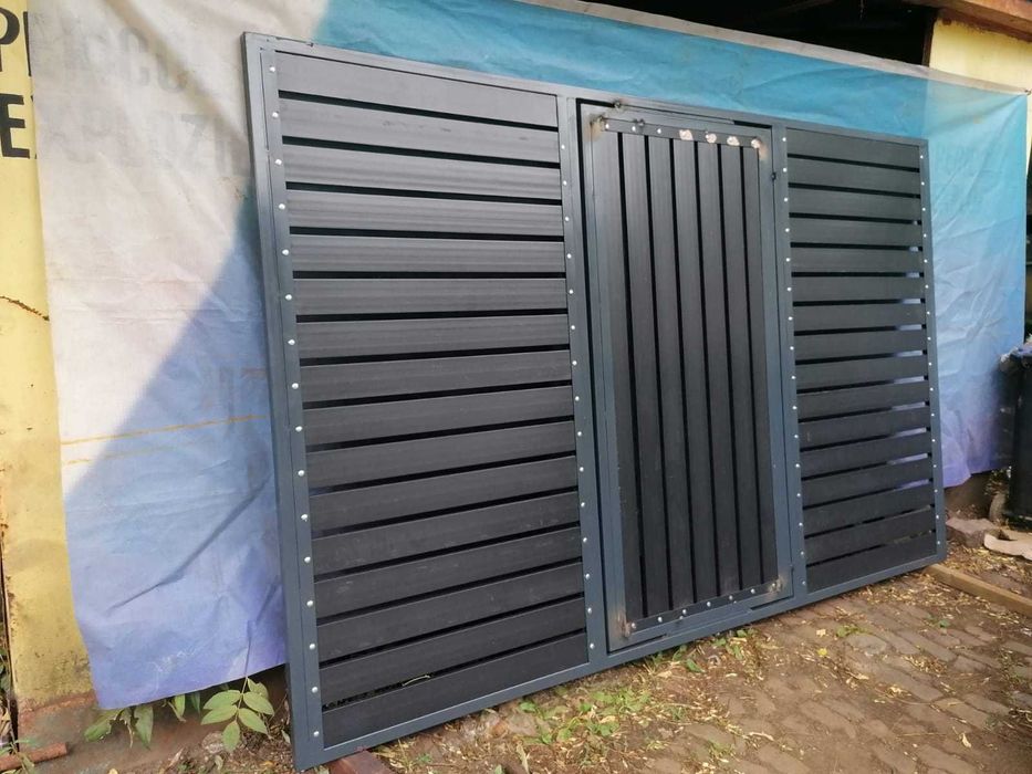 Porti garduri din WPC material compozit si rame de metal