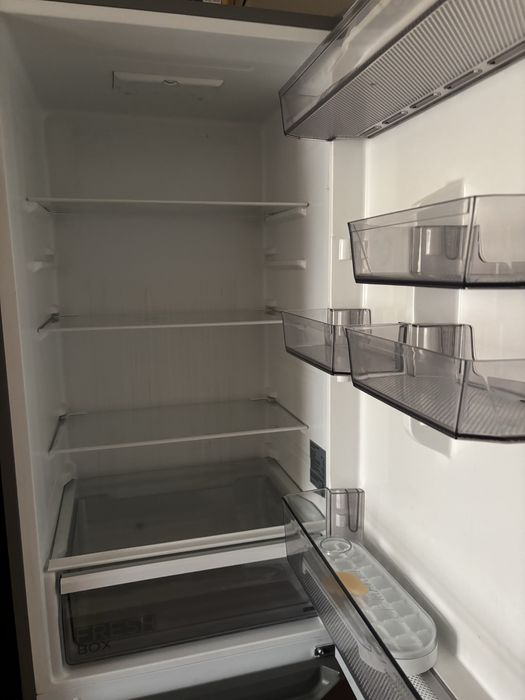 Продам холодильник midea