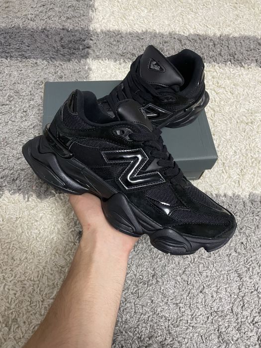 Adidasi New Balance 9060 Negri