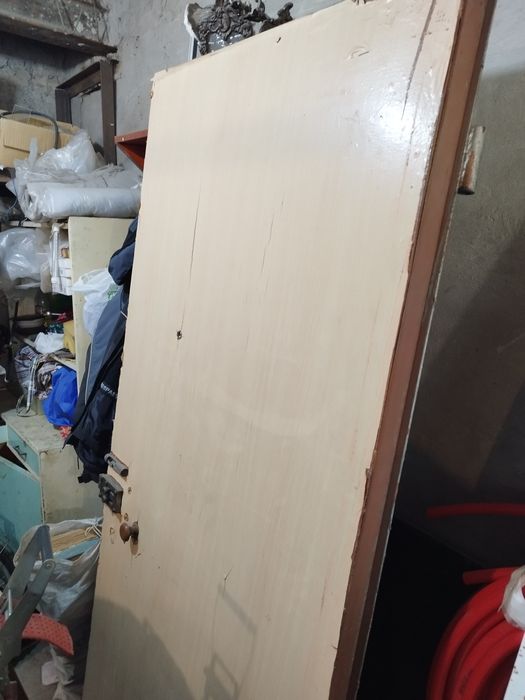 Продам железную дверь