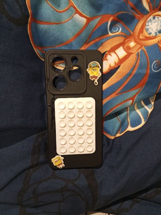 Чехол на телефон