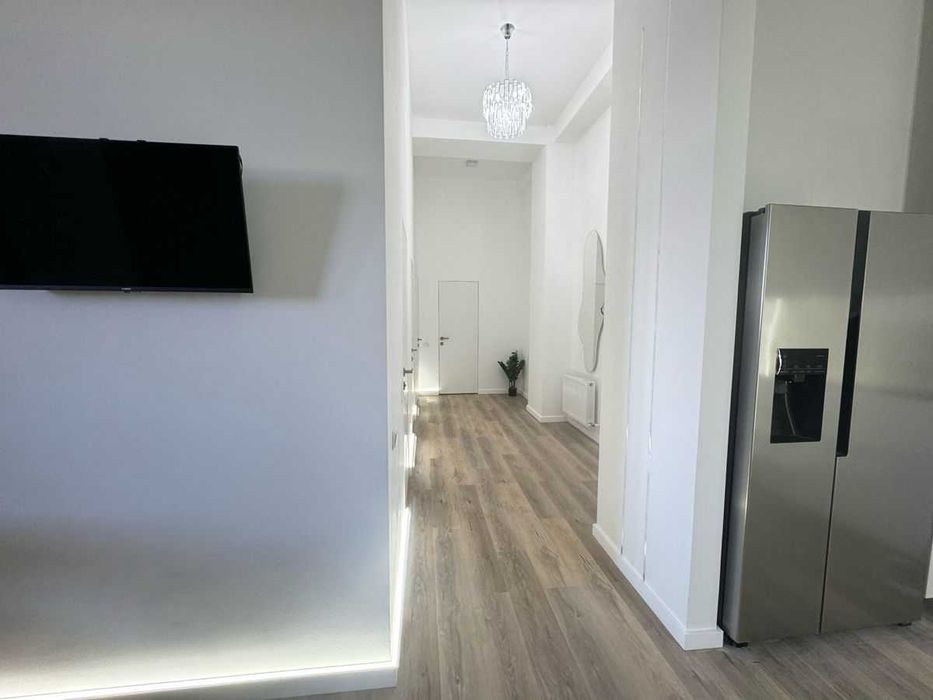 Дава се под наем Двустаен апартамент в София, Лозенец - 90 кв.м за 450 € - Снимка #2