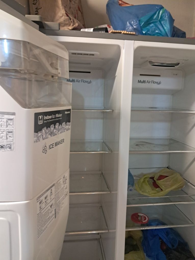 Frigider side by side