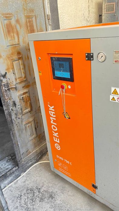 Kampreossor Кaмпрессор EKOMAK 55 kv sotiladi srochna