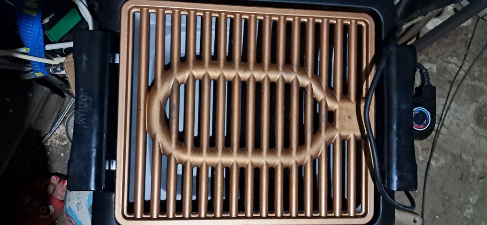 Grătar electric folosit foarte puțin