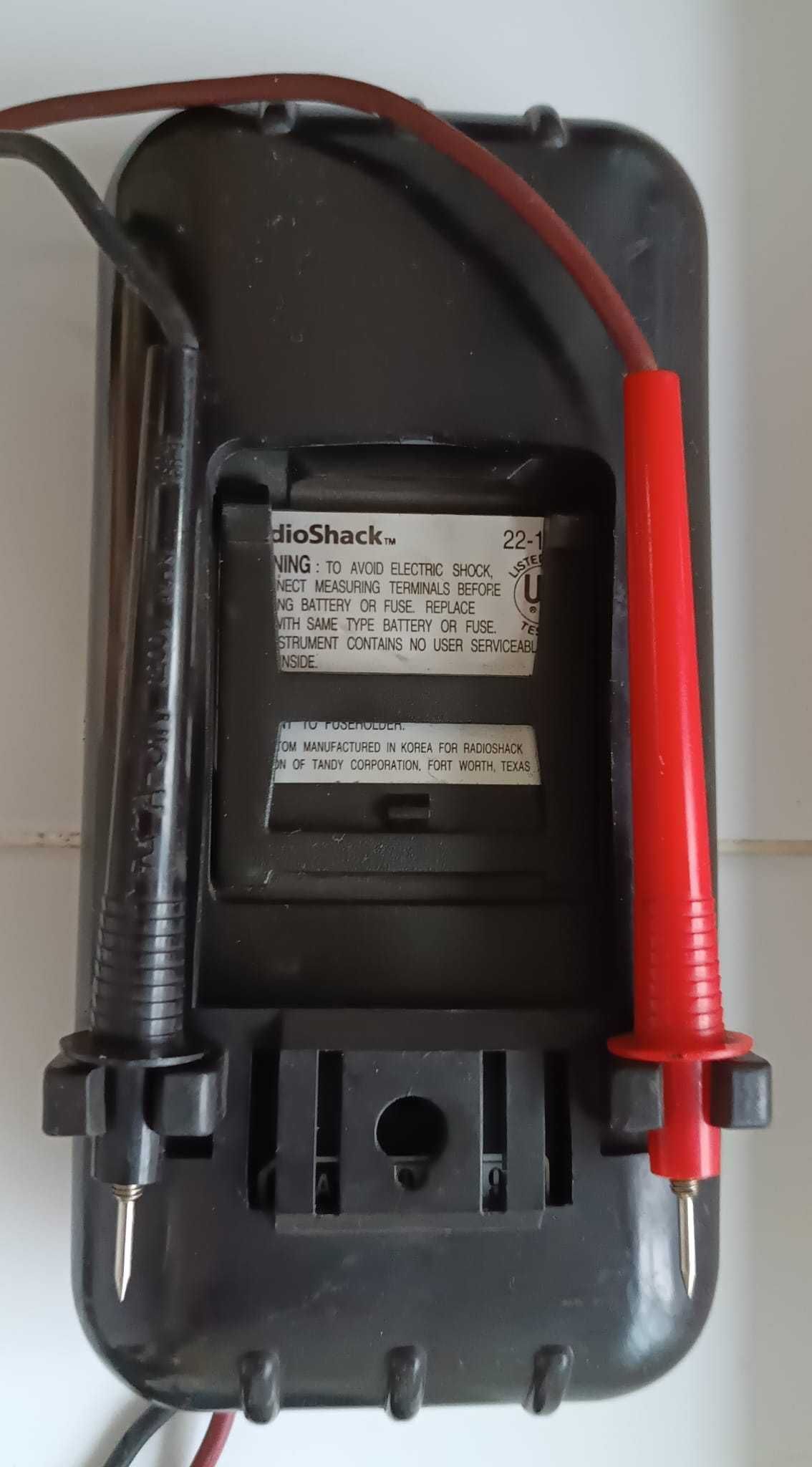 Multimetru digital RadioShack 22-178 (Fabricat in America)