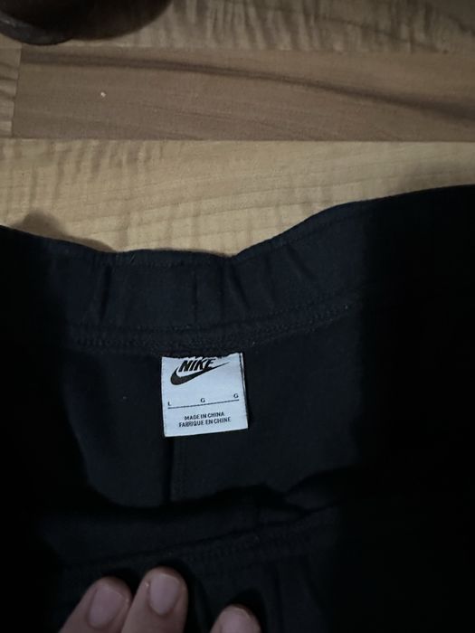 Vand Pantaloni Nike Tech