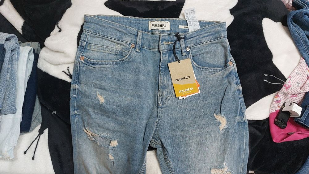 Blugi marca mărimea s