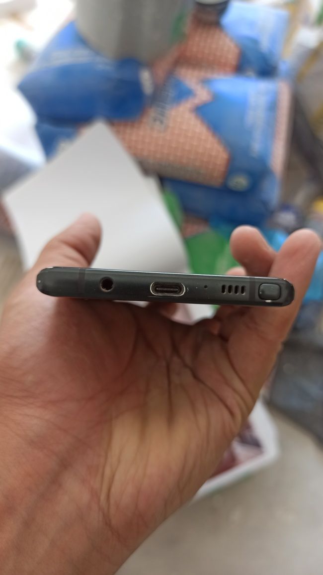Samsung Note 9 6/128 Srochna sotiladi