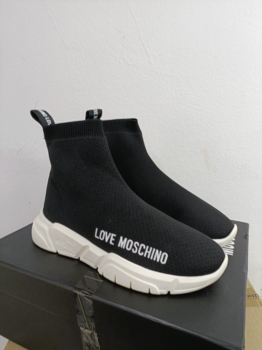 Сникърси Love Moschino номер 38 код 60A
