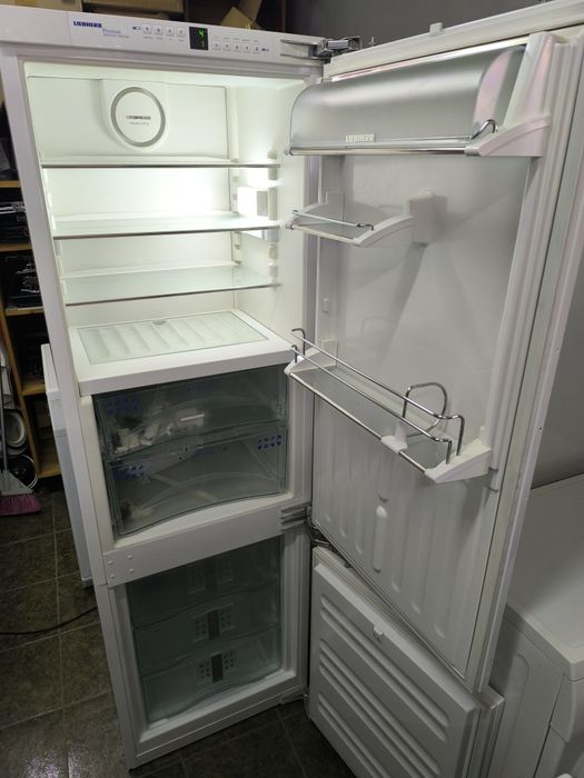 Хладилник с фризер Liebherr ICBN 3056 - NoFrost За вграждане клас А+