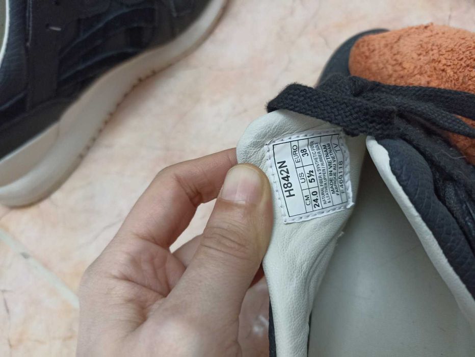 Маратонки asics gel lite номер 38