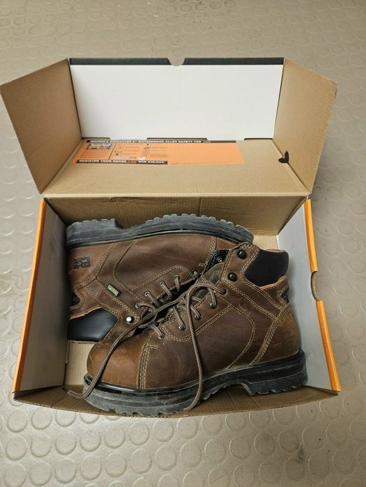 Продам  ботинки ТШО тимберленд 38  размер. 
Находится на венгерке.
Це