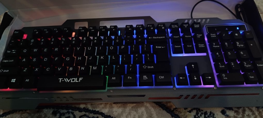 Klavitura T16 rgb yengi