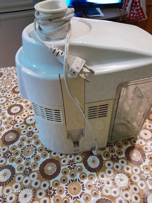 . Соковыжемалка "NOVA".