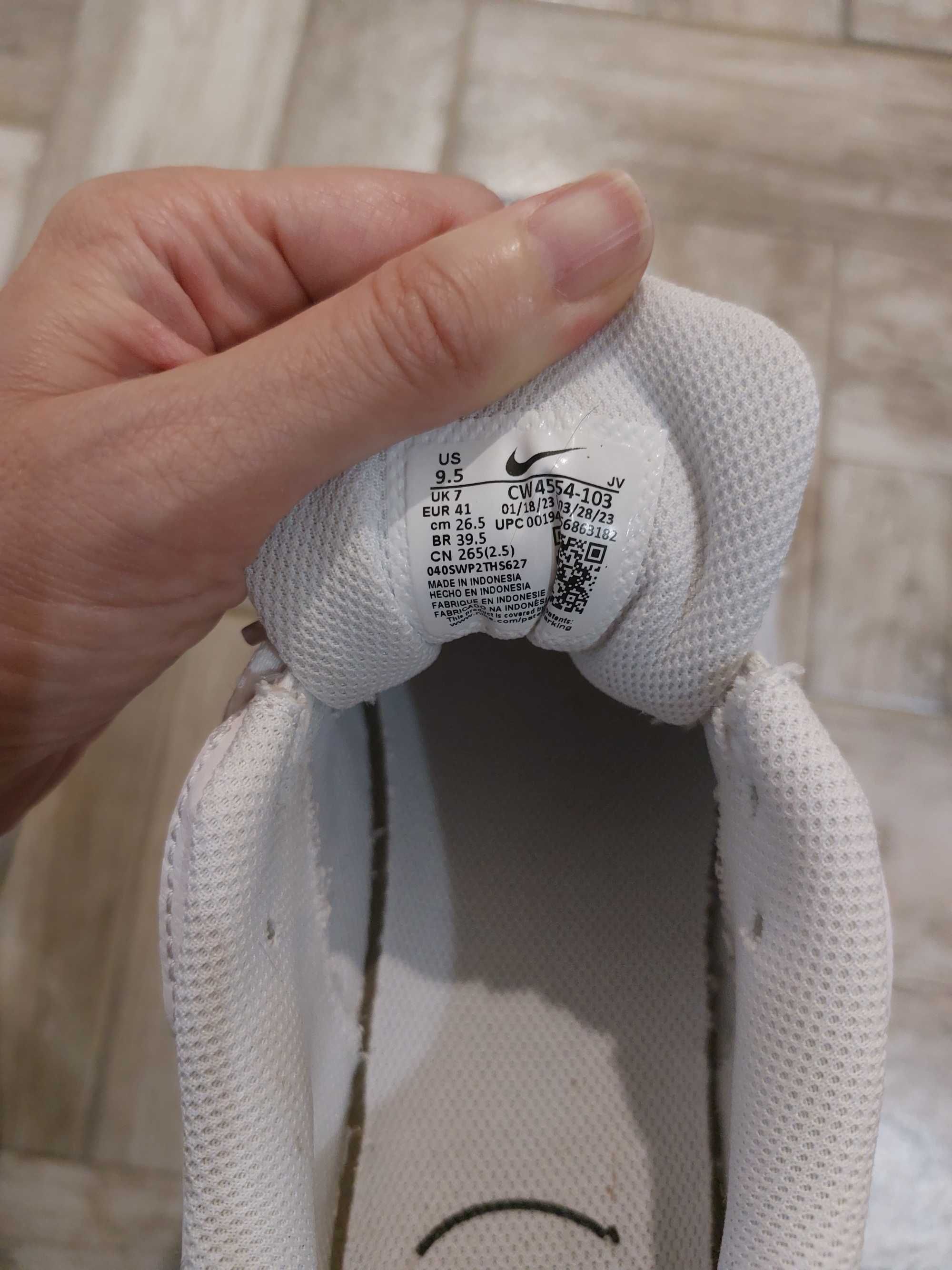 Маратонки Nike 41 размер