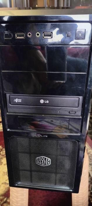 Геймърски компютър  AMD Ryzen 3 2200G,GA-AB350-Gaming 3 ,DDR4  2x8 gb