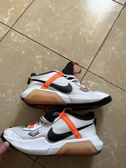 Adidasi nike baschet