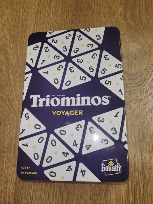 Игра Triominos в метална кутия