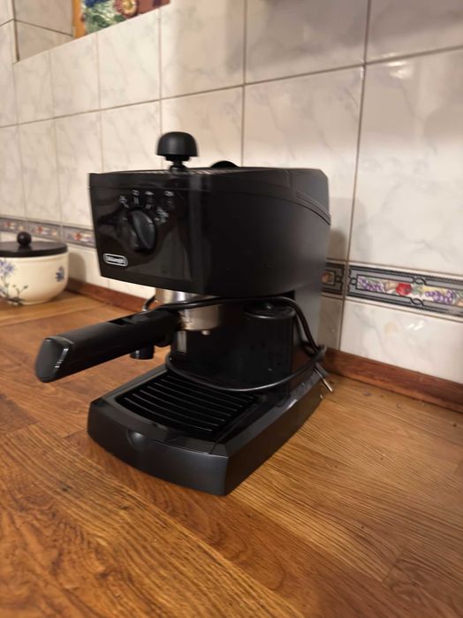 Espressor DeLonghi cu portafiltru