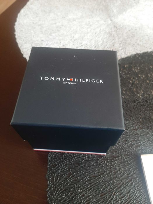 Дамски часовник TOMMY HILFIGER