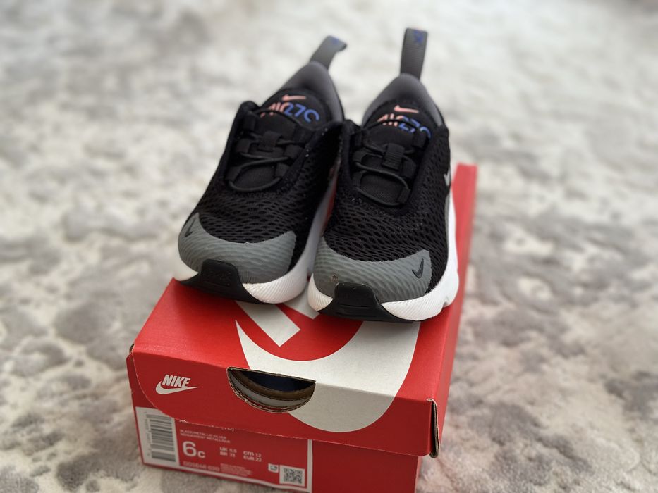 Маратонки NIKE AIR MAX 270 - номер 22