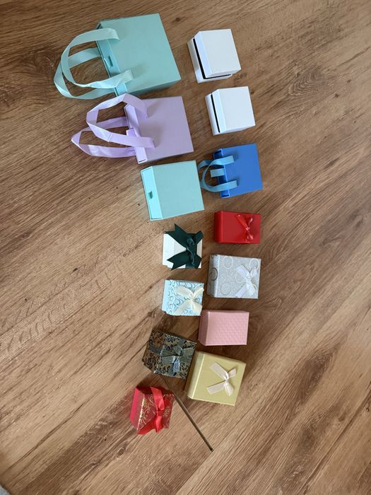 Футляр для украшении, коробочки