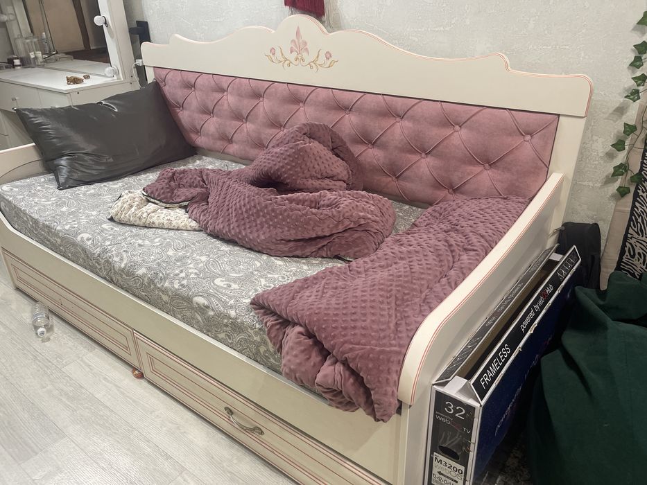 Кровать одноместный