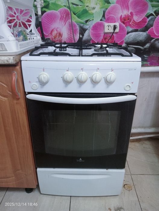 Продам газ плиту