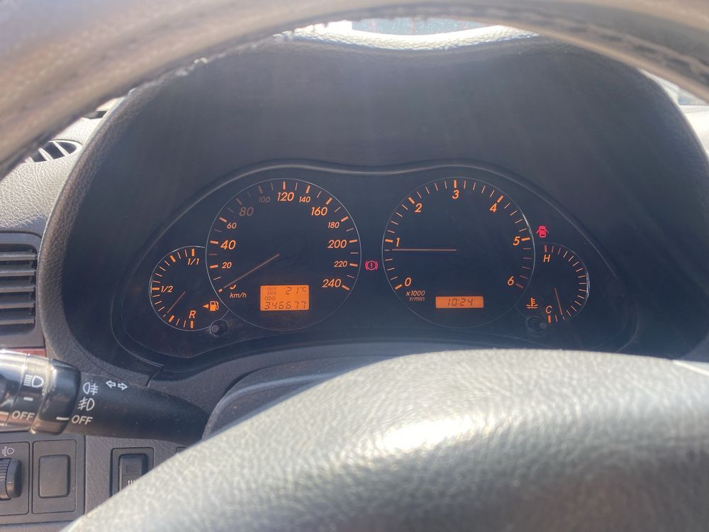 Vand Toyota Avensis