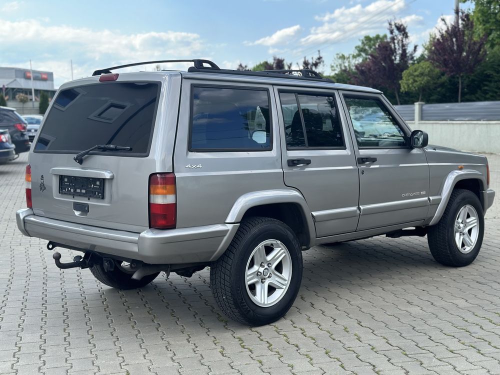 Jeep Cherokee XJ  2.5 diesel   •fara rugină•