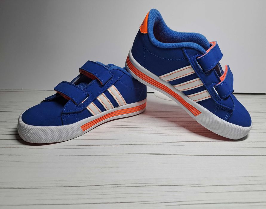 Детски маратонки adidas за момче