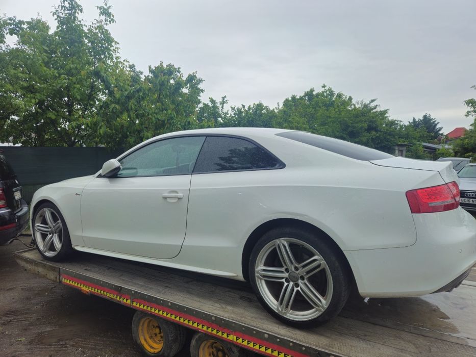 dezmembrez audi a5 2011 2.0 CAHA