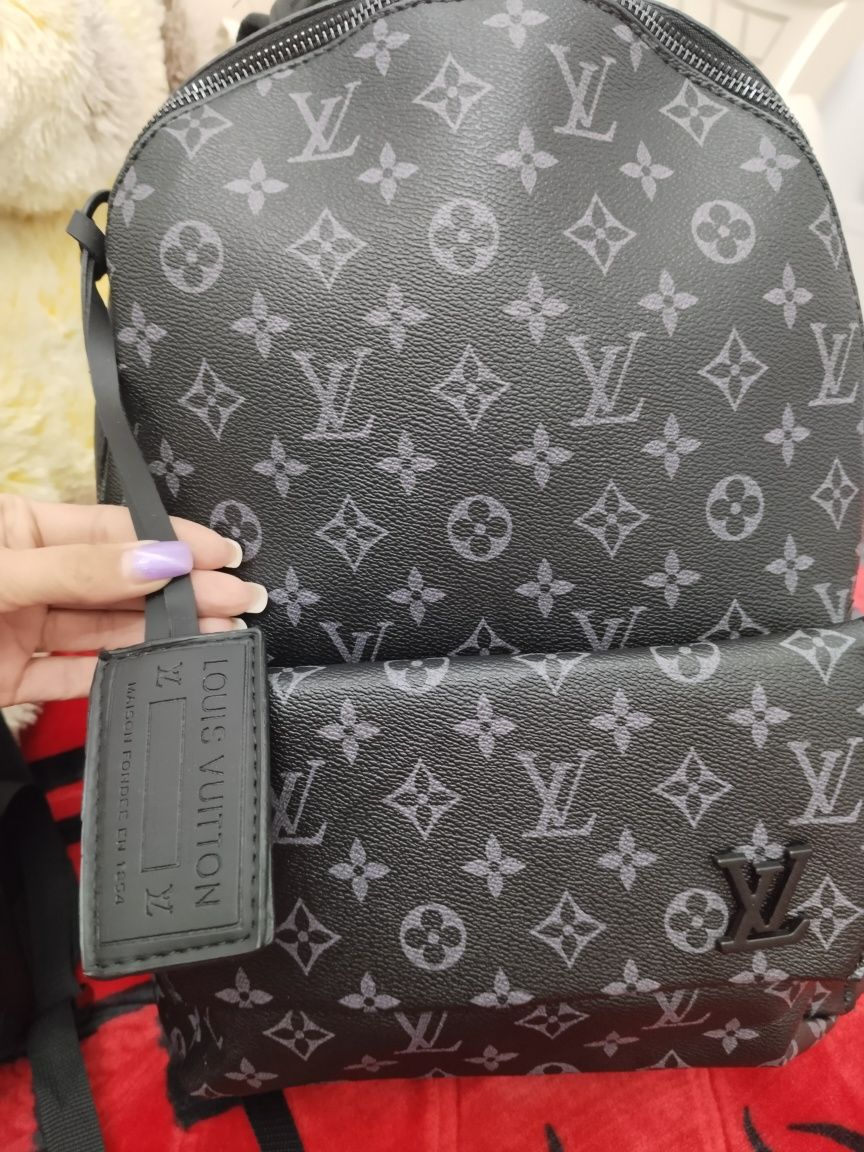 Ghiozdan Louis Vuitton