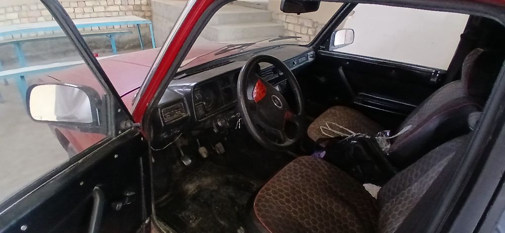 Lada2104  yil:1990 holat:normal gaz:propan  narxi kelishiladi.