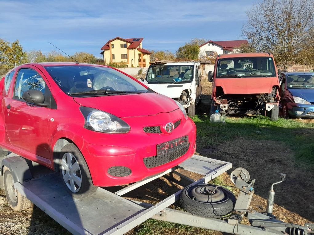 Dezmembrez Toyota Aygo