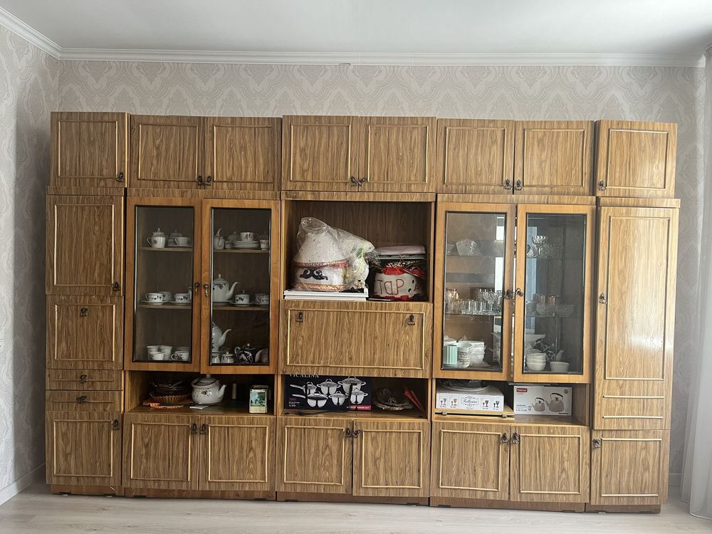 Продается гарнитур